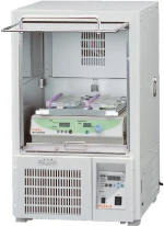 Constant temperature chamber for a shaker